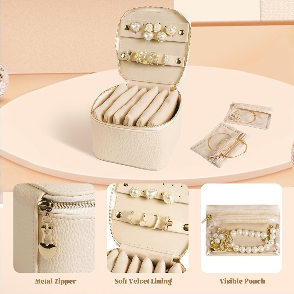Cream Jewelry Travel Case
0429 - Picture 3 of 15
